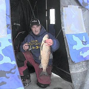 Rainy Lake Ice Fishing Video & How to Clean Whitefish - On Ice (#0021)