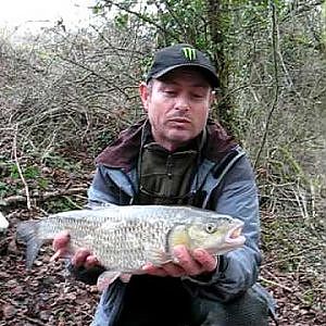 how to catch chub 4 pound 6 weedless lure fishing,  www.weedlesslures.co.uk