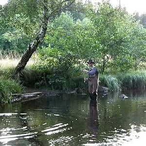 pêche à la mouche (Haute Corrèze, gros chevesne)