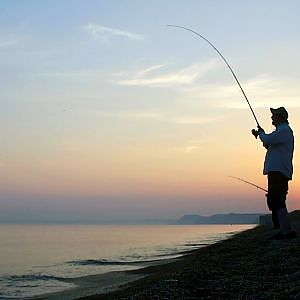 Mackerel Fishing with Homemade Feather Rigs