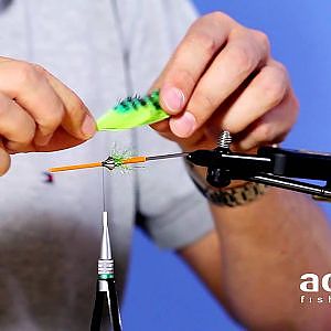 adh-fishing TV Bindevideo mit Andy Weiß einer Zonker Stripe Tube (Meerforelle)