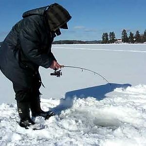 Monster ice fishing Fight