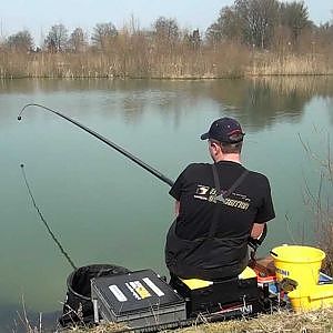 Eine punktgenaue Sache - Anfüttern auf Friedfisch mit dem Polecup - Anfüttern mit der Stipprute