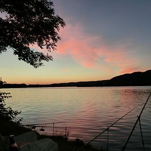 schöner Sonnenuntergang an der Donau