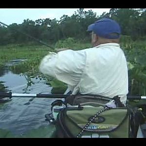 Kayak BASS Fishing with a FROG Lure