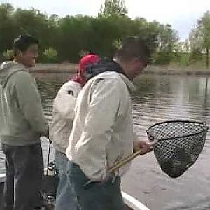 Hmong Bassin pt 2: Largemouth Bass Fishing