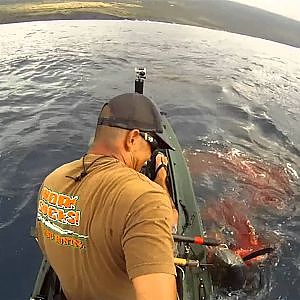 EXTREME KAYAK FISHING HAWAII 66#TUNA