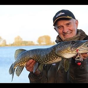 Pike Fishing With Mick Brown - How To Tackle Weedy Gravel Pits (Video 93)