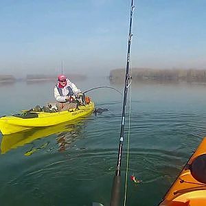 Kayak Fishing Catfish - Pesca in kayak al Pesce Siluro