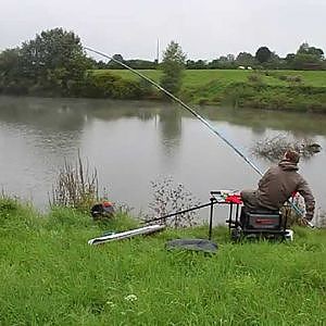 Pêche en carpodrome à la grande canne