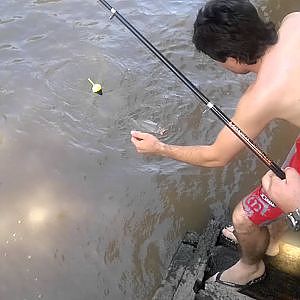 Pescando en el Tigre una carpa