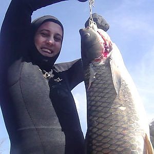 Pesca sub represa jaguari 29-07-2011 Carpa 19,120Kg recorde entre os amigos !!