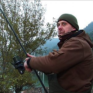 ***CARP FISHING TV*** Winter Carping on the River Ebro Spain...