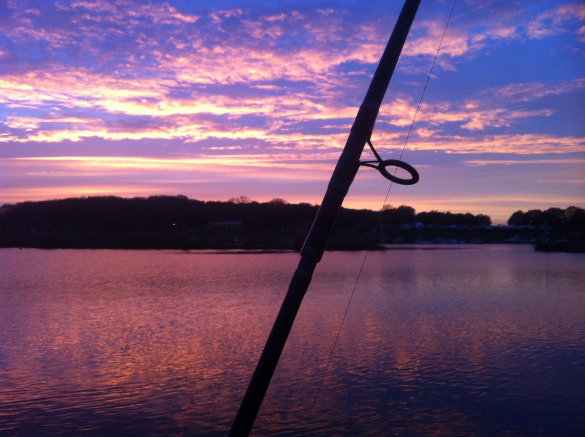 Abenddämmerung an der Maas