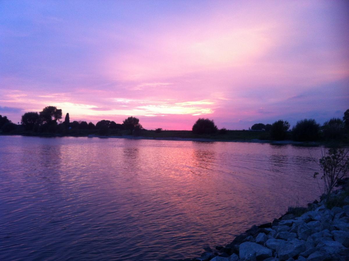 Sonnenuntergang am Rhein