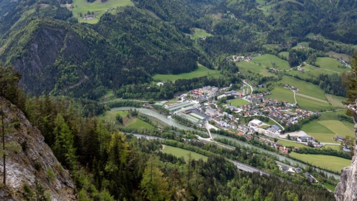 Salzach bei Tenneck - Bild von Diego Delso, CC BY-SA 4.0, via Wikimedia Commons