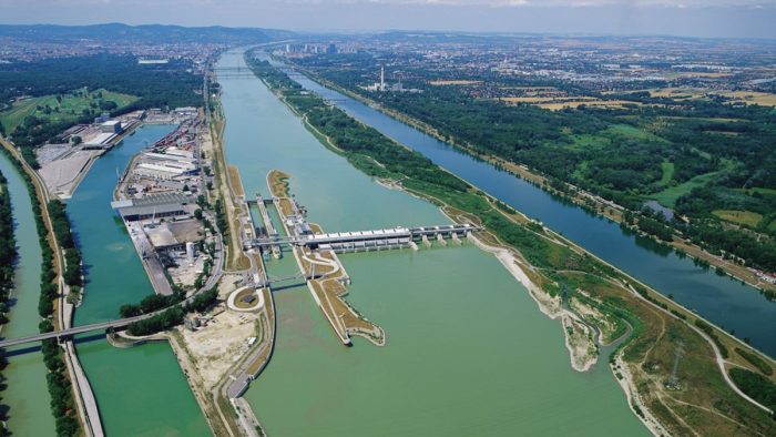 Donau Freudenau - Bild von Verbund, CC BY-SA 3.0 DE, via Wikimedia Commons