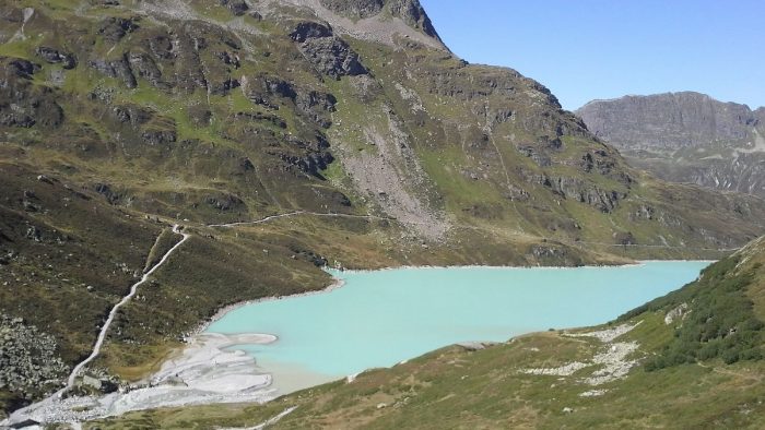 Silvretta Stausee - Bild von Geert Van Pamel / Geertivp, CC BY-SA 3.0, via Wikimedia Commons, bearbeitet von fisch-hitparade.de