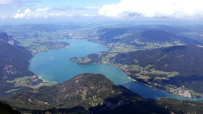 Mondsee - Bild von acediscovery, CC BY 4.0, via Wikimedia Commons