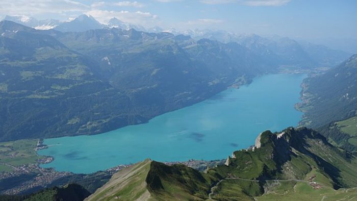 Brienzersee – Bild von Martin Stiburek, CC BY-SA 4.0, via Wikimedia Commons