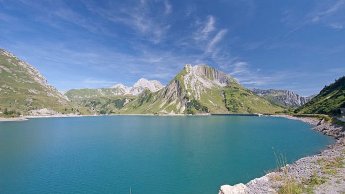 Spullersee – Bild von Petr1888, CC BY-SA 3.0, via Wikimedia Commons, bearbeitet von fisch-hitparade.de