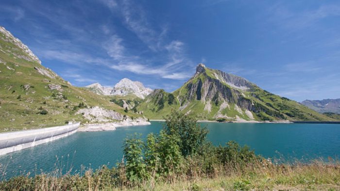 Spullersee – Bild von Petr1888, CC BY-SA 3.0, via Wikimedia Commons, bearbeitet von fisch-hitparade.de