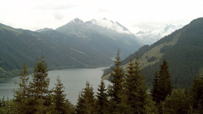 Stausee Durlassboden – Bild von Arnulf zu Linden, CC BY-SA 3.0, via Wikimedia Commons, bearbeitet von fisch-hitparade.de