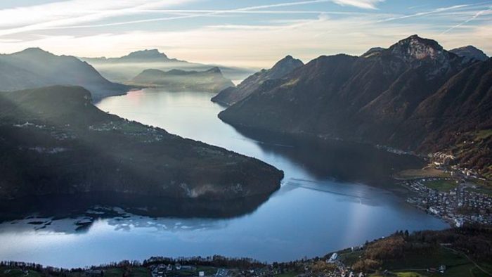 Vierwaldstättersee – Bild von Ondrej Cernin, CC BY-SA 4.0, via Wikimedia Commons