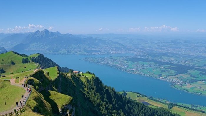 Vierwaldstättersee – Bild von Daniel Kraft, CC BY-SA 3.0, via Wikimedia Commons