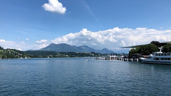 Vierwaldstättersee – Bild von Lantina, CC BY-SA 4.0, via Wikimedia Commons