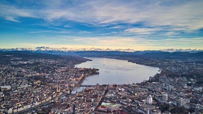 Zürichsee – Bild von Reustli, CC BY-SA 4.0, via Wikimedia Commons