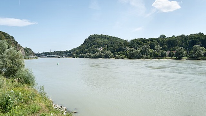 Donau bei Puchenau – Bild von Giorgio Galeotti, CC BY-SA 4.0, via Wikimedia Commons